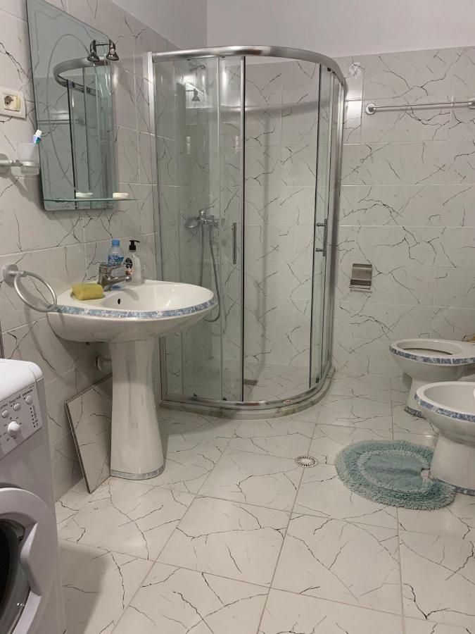 Apartement City Center Berat Esterno foto